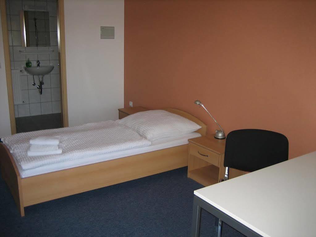 Messe Motel Laatzen Eksteriør bilde